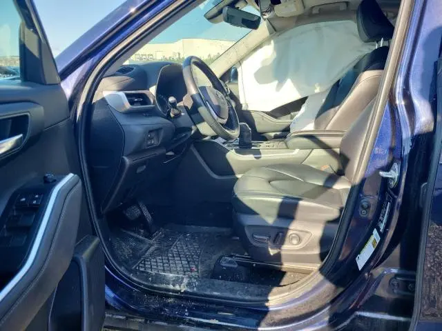 2022 TOYOTA HIGHLANDER XLE  