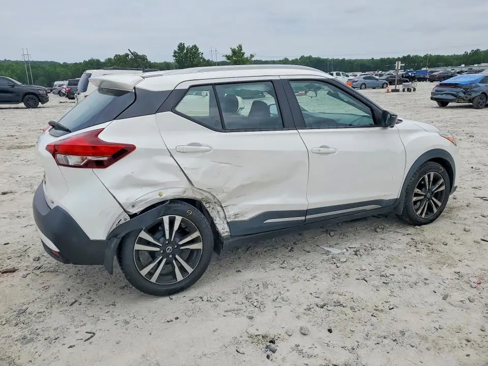 2018 NISSAN KICKS SR  