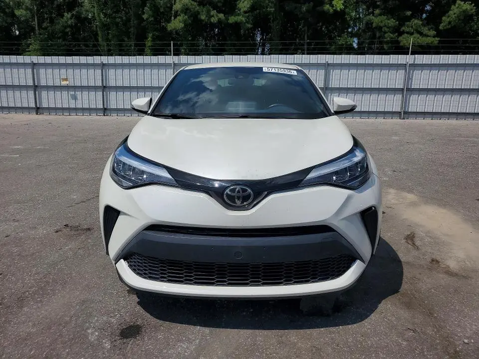 2020 TOYOTA C-HR XLE  
