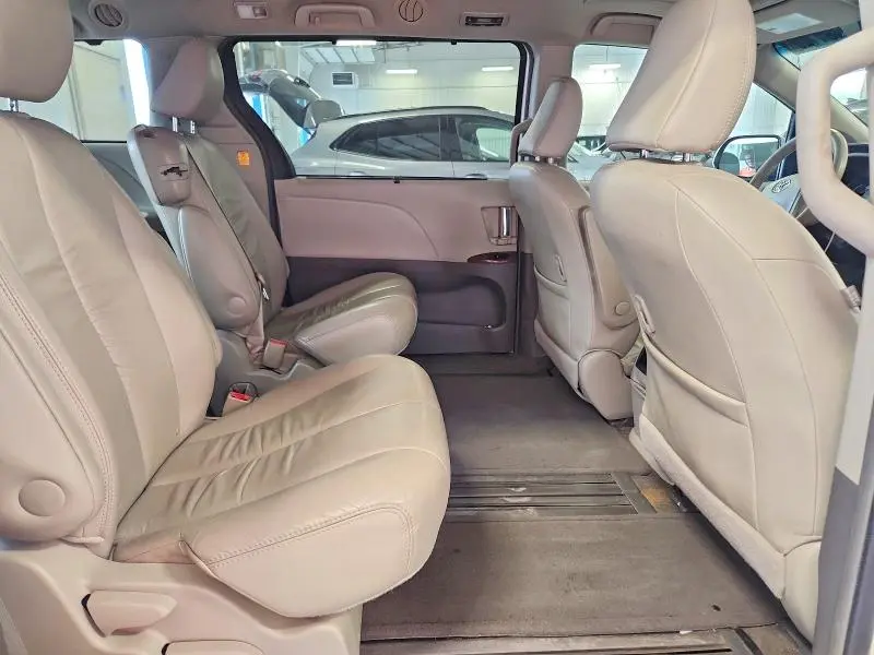 2011 TOYOTA SIENNA XLE 8-PASSENGER  