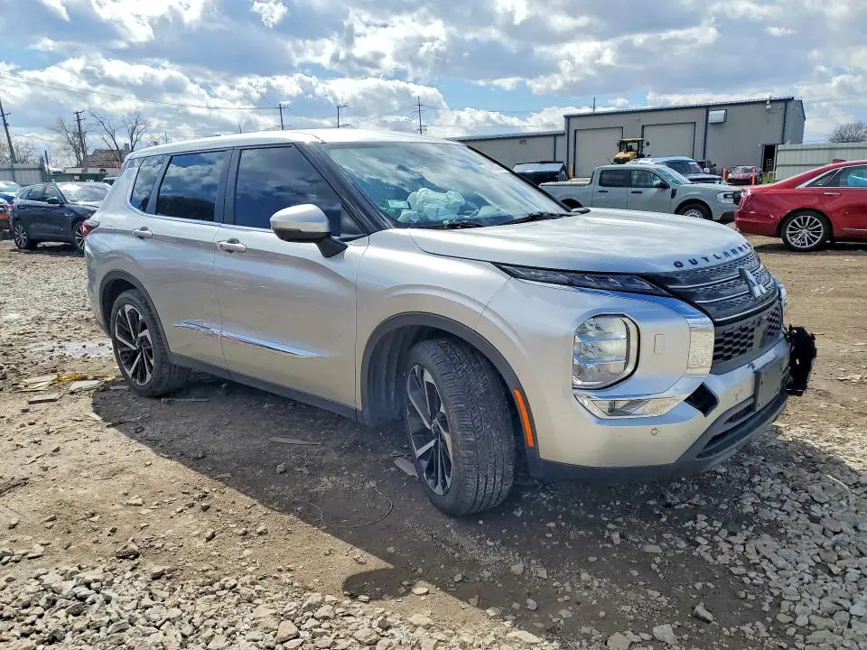 2022 MITSUBISHI OUTLANDER SE  