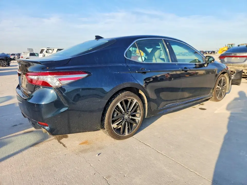 2018 TOYOTA CAMRY XSE  