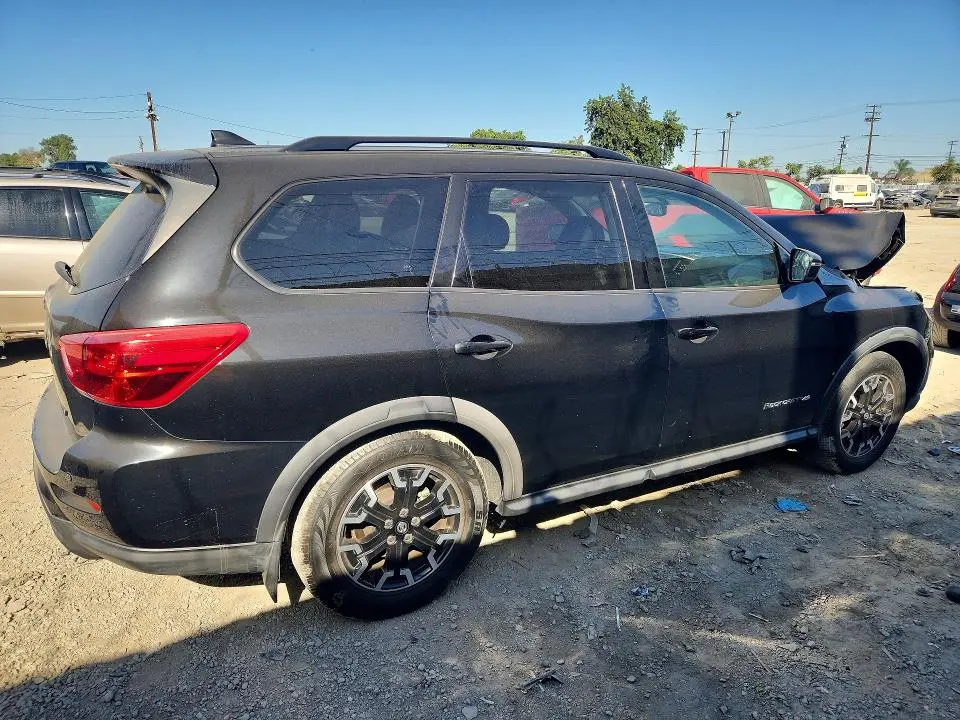 2020 NISSAN PATHFINDER SV  