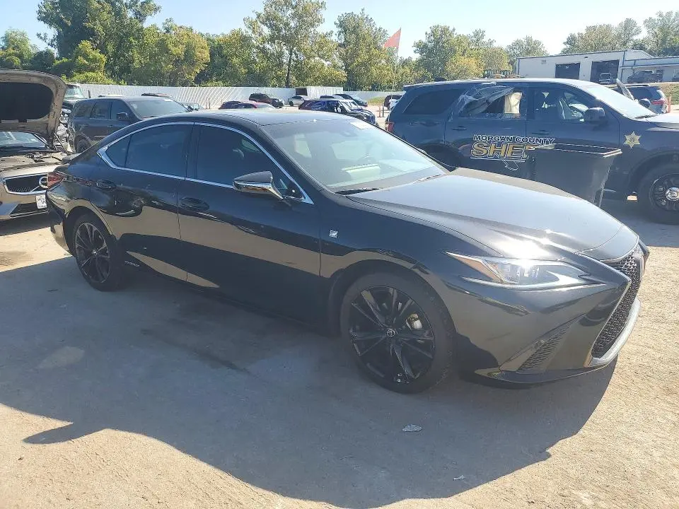 2022 LEXUS ES 300H F SPORT  