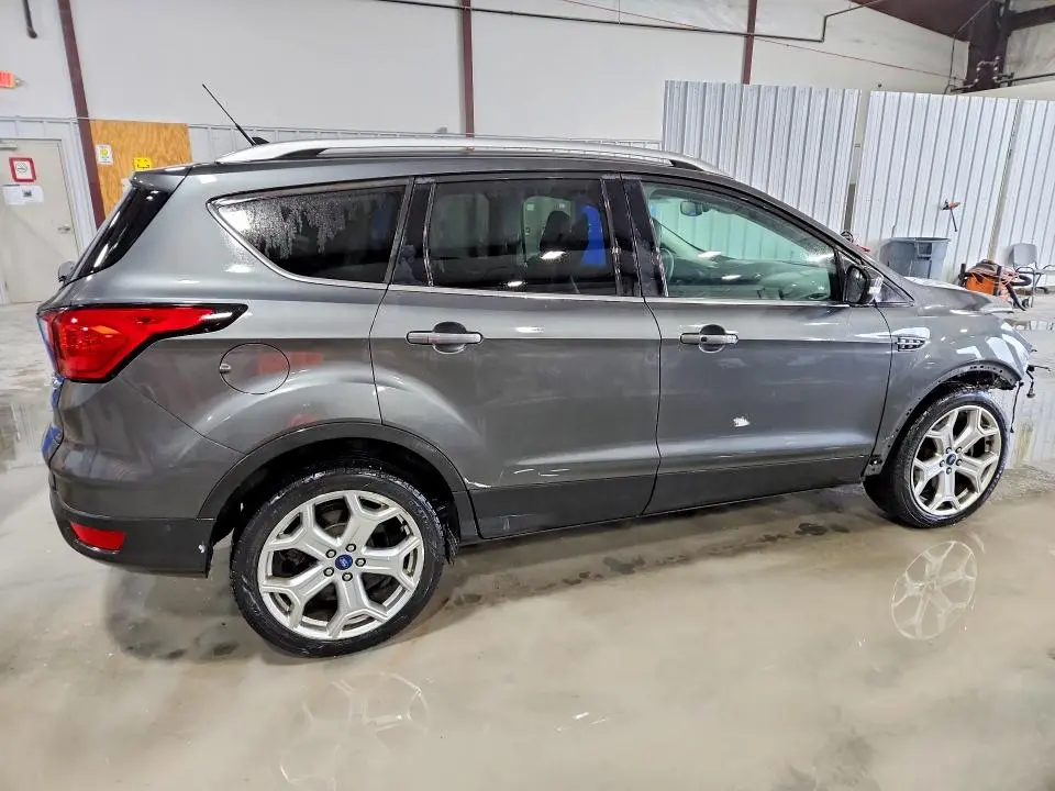 2019 FORD ESCAPE TITANIUM  