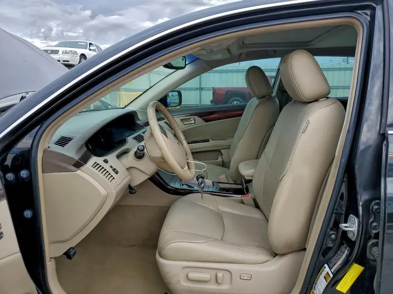 2010 TOYOTA AVALON XL  
