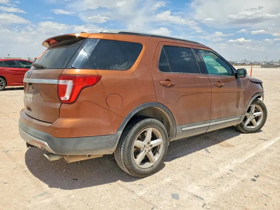 2017 FORD EXPLORER XLT  