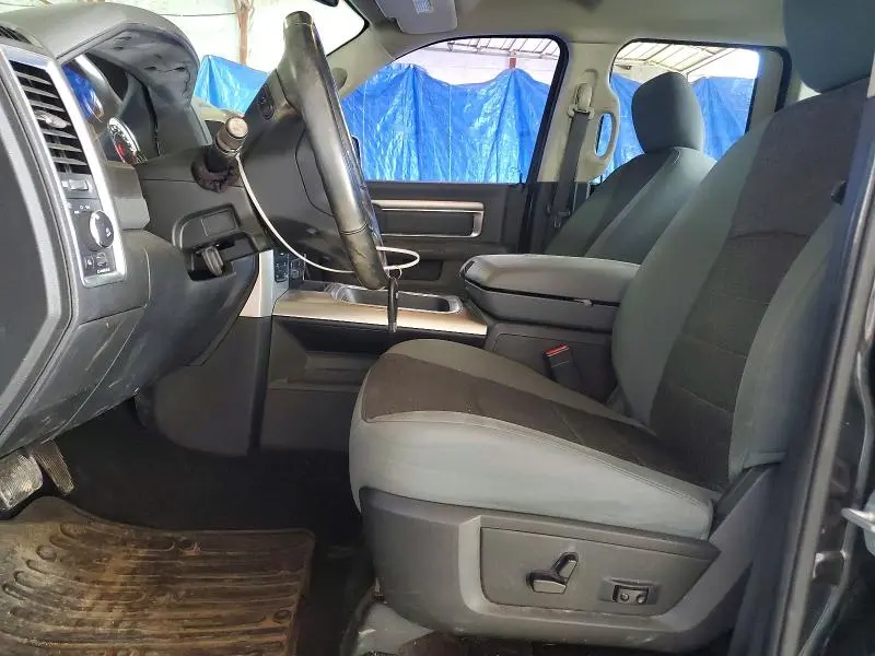 2017 RAM 1500 SLT  