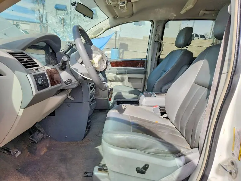 2010 CHRYSLER TOWN & CNT   