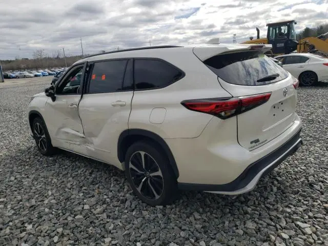 2021 TOYOTA HIGHLANDER XSE  