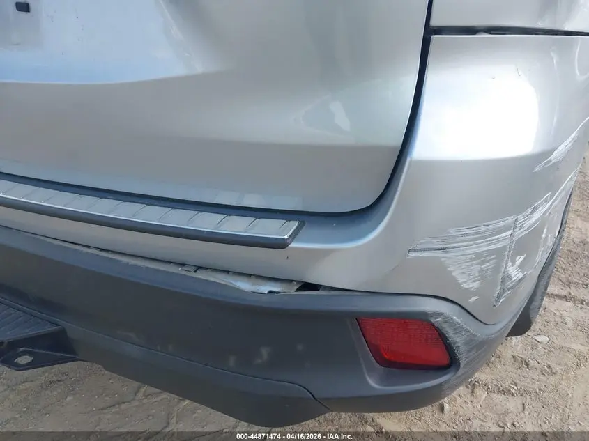2019 TOYOTA HIGHLANDER LE