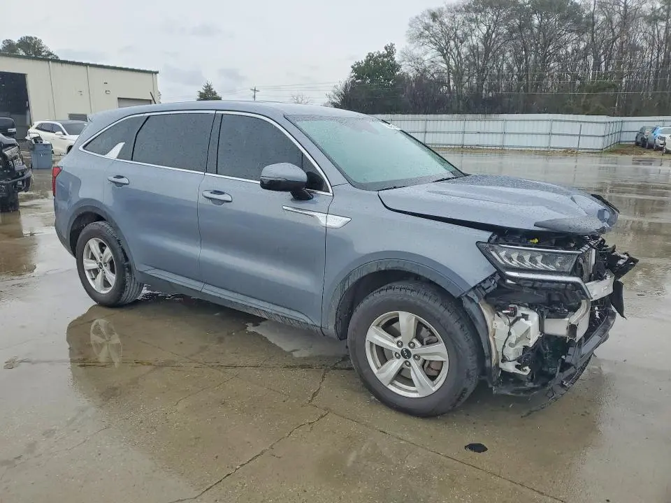 2022 KIA SORENTO LX  