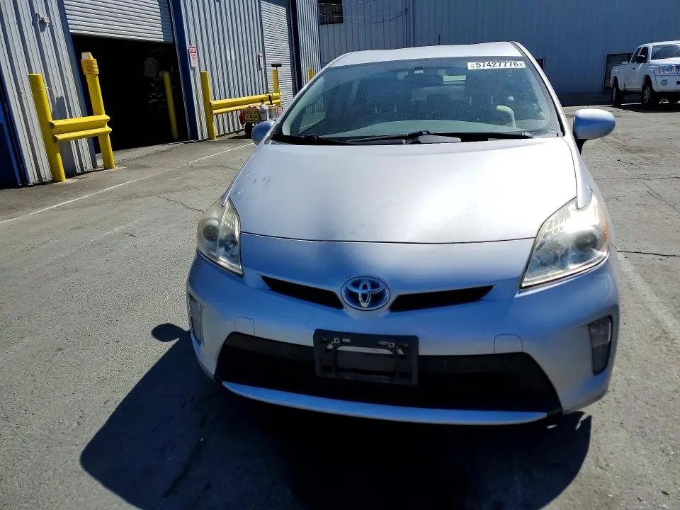2015 TOYOTA PRIUS THREE  