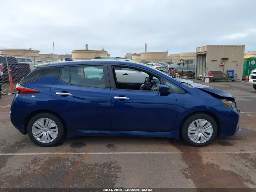 2025 NISSAN LEAF S
