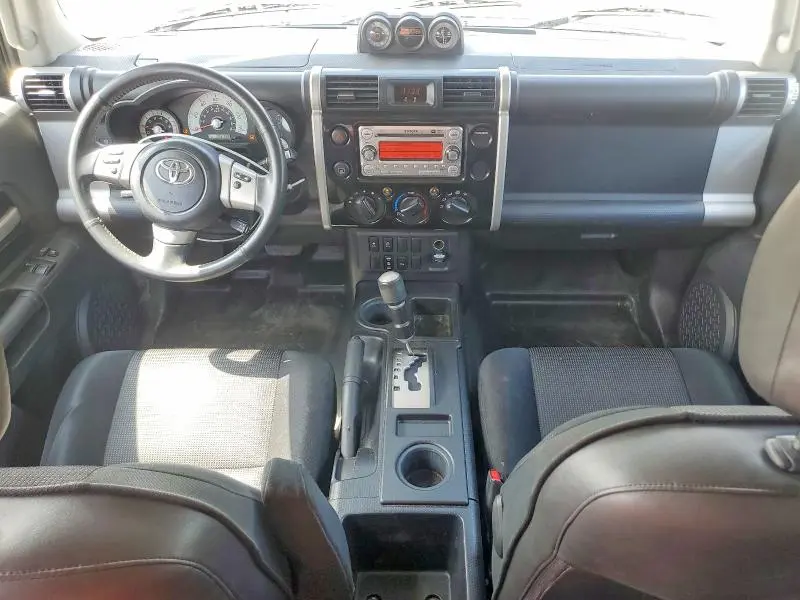 2011 TOYOTA FJ CRUISER BASE  
