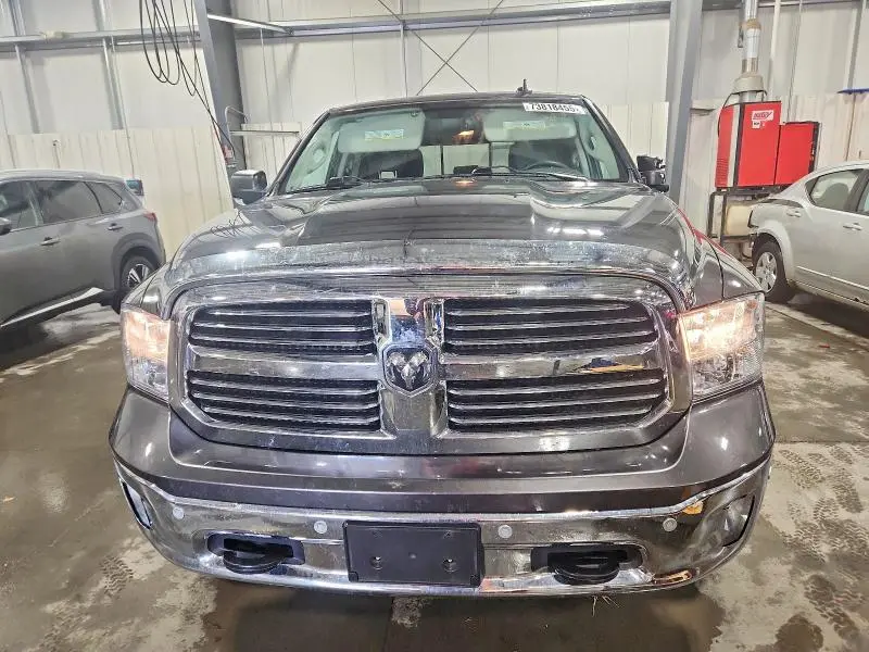 2017 RAM 1500 SLT  