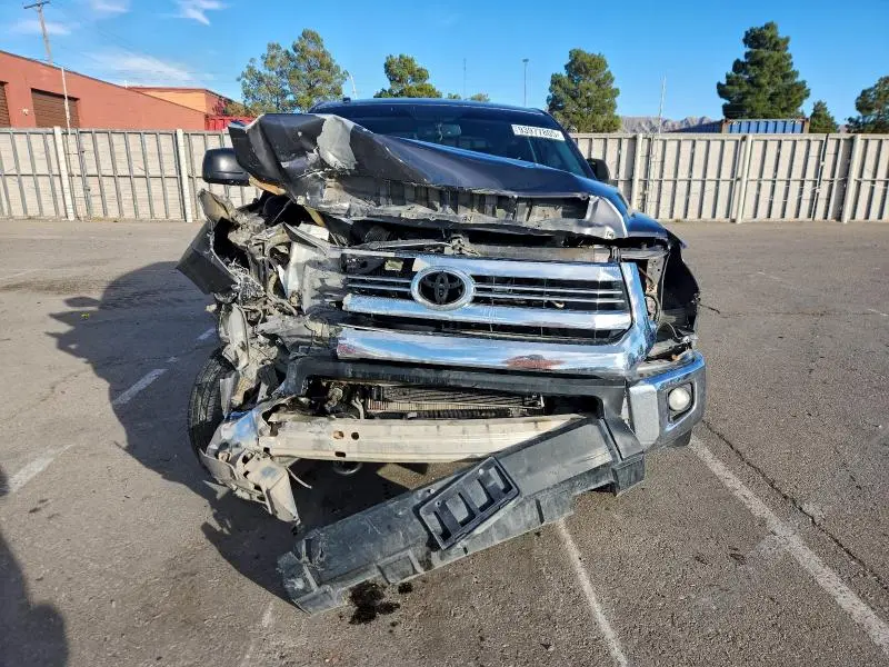 2017 TOYOTA TUNDRA CREWMAX SR5  