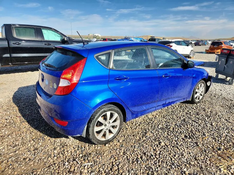 2012 HYUNDAI ACCENT SE  