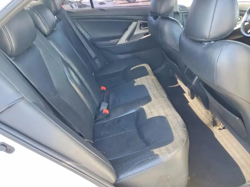 2011 TOYOTA CAMRY SE V6  