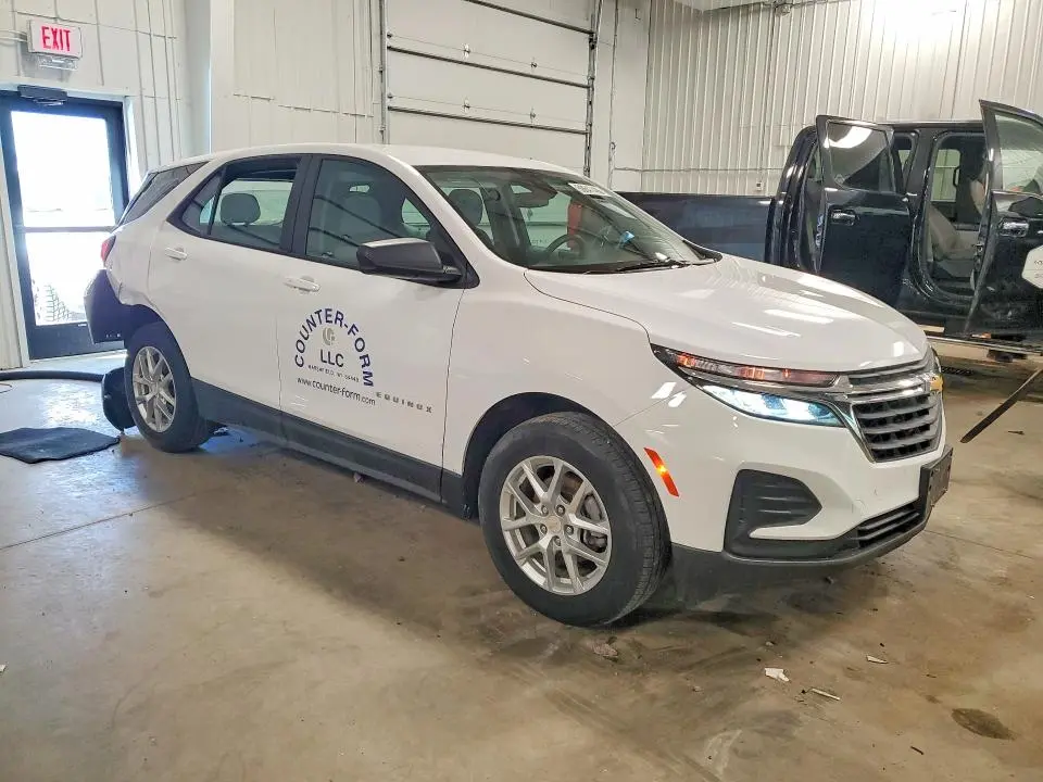 2024 CHEVROLET EQUINOX LS  