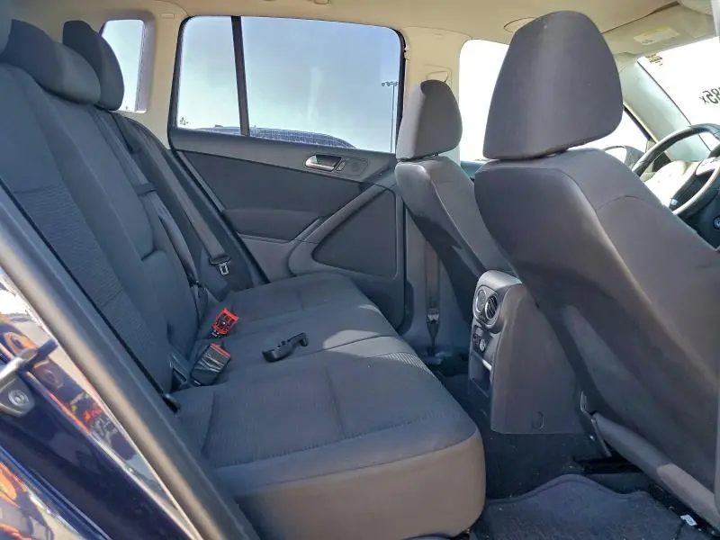 2015 VOLKSWAGEN TIGUAN S  