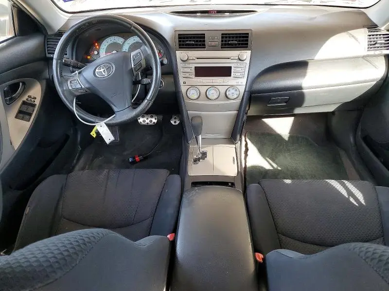 2011 TOYOTA CAMRY SE  