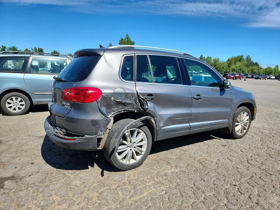 2014 VOLKSWAGEN TIGUAN S  