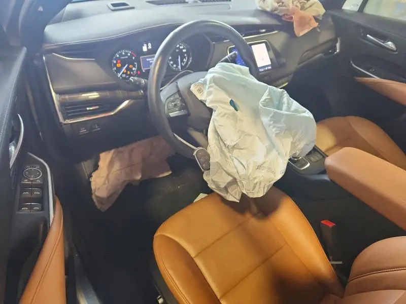 2022 CADILLAC XT4 PREMIUM LUXURY  