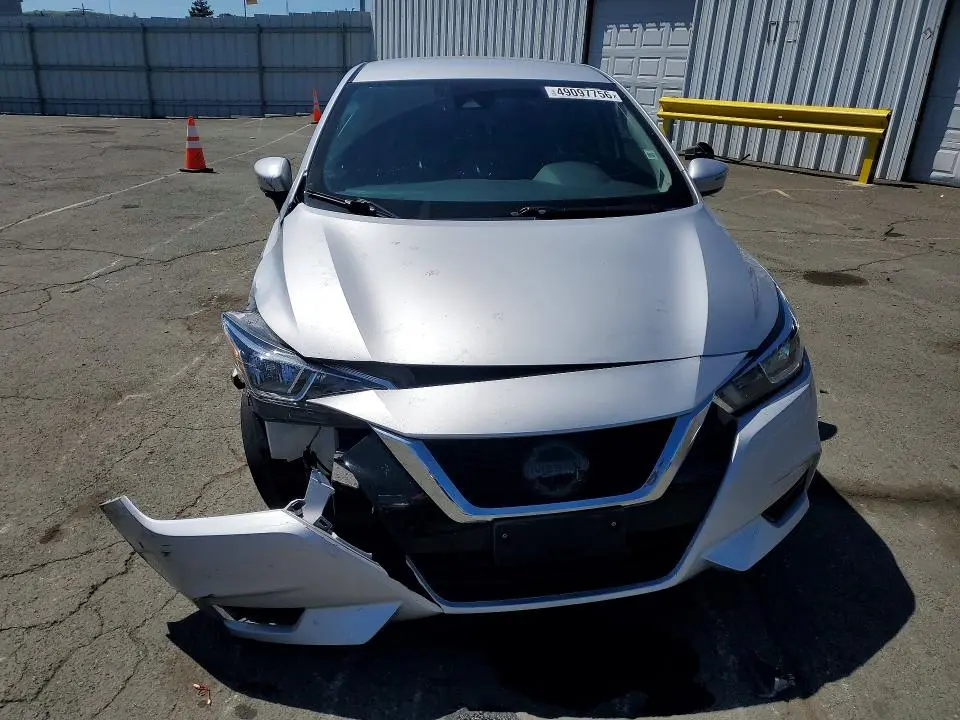 2021 NISSAN VERSA SV  