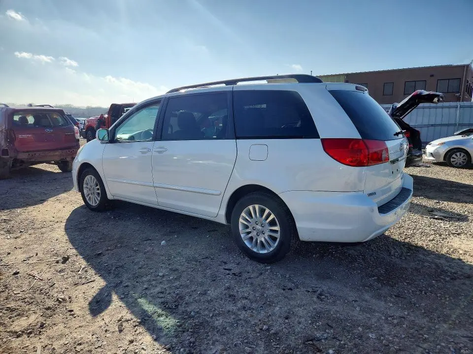 2010 TOYOTA SIENNA XLE  
