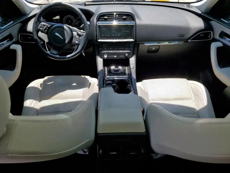 2017 JAGUAR F-PACE PRESTIGE  