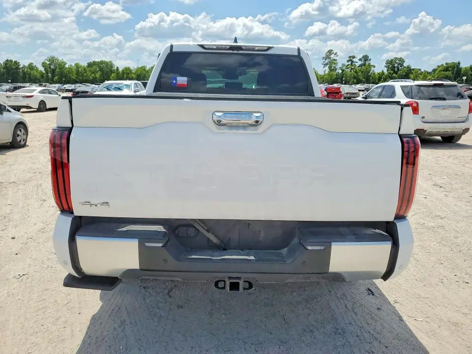 2026 TOYOTA TUNDRA CREWMAX LIMITED  