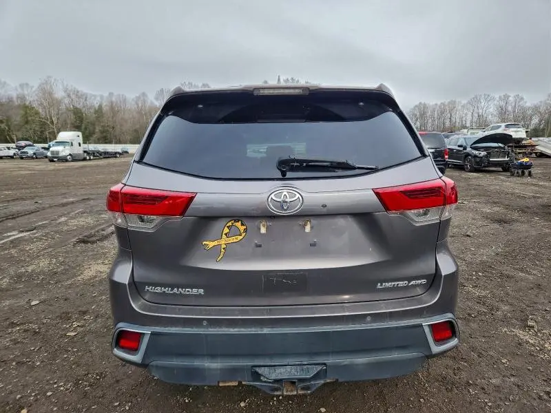 2019 TOYOTA HIGHLANDER LIMITED  