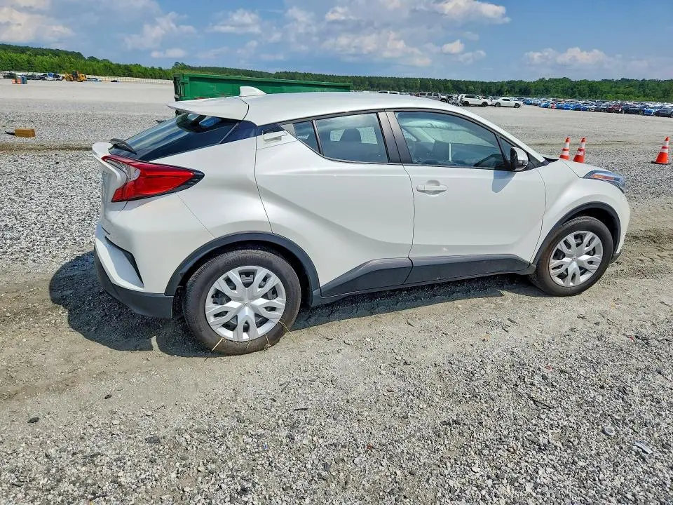 2021 TOYOTA C-HR LE  