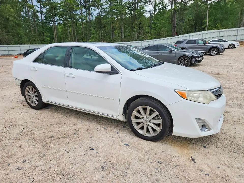 2012 TOYOTA CAMRY XLE V6  