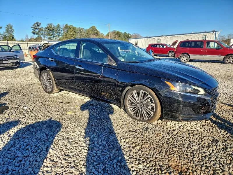 2023 NISSAN ALTIMA SL  