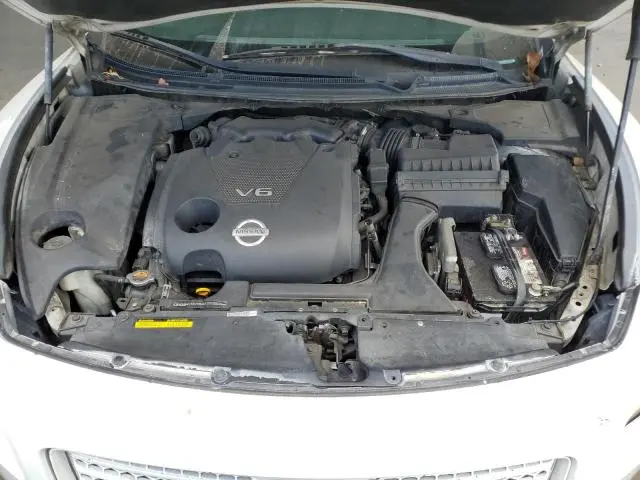 2011 NISSAN MAXIMA S  