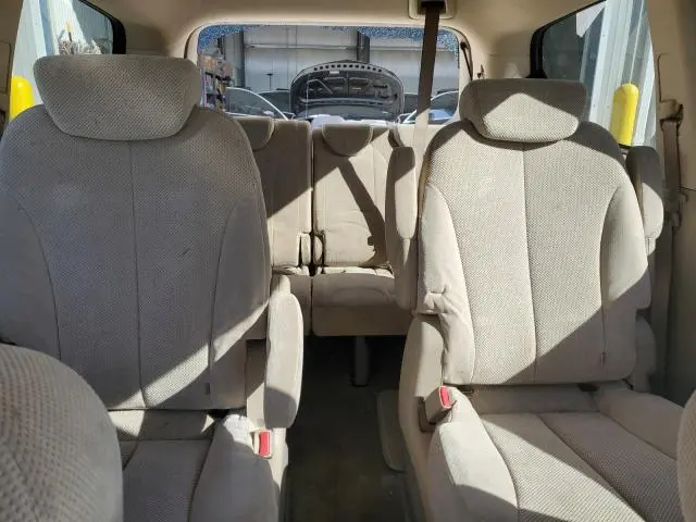 2010 KIA SEDONA EX  