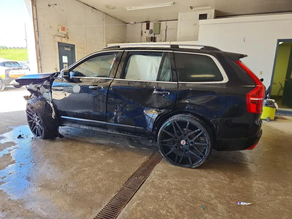 2016 VOLVO XC90 T5  
