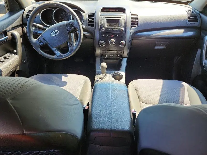 2013 KIA SORENTO LX  
