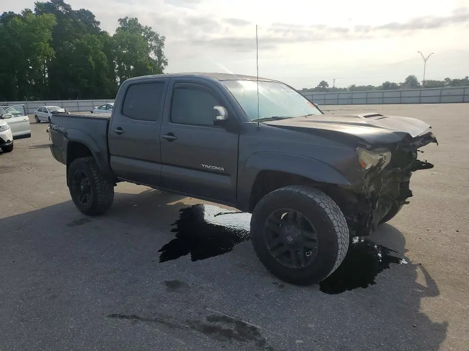 2015 TOYOTA TACOMA V6  