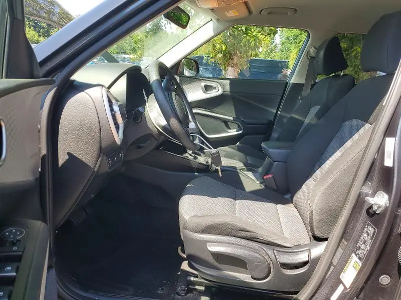 2022 KIA SOUL LX  