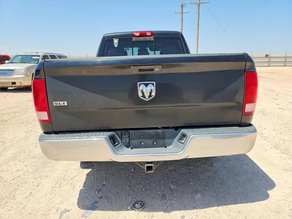2016 RAM 1500 SLT  