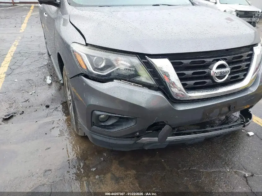 2017 NISSAN PATHFINDER SL