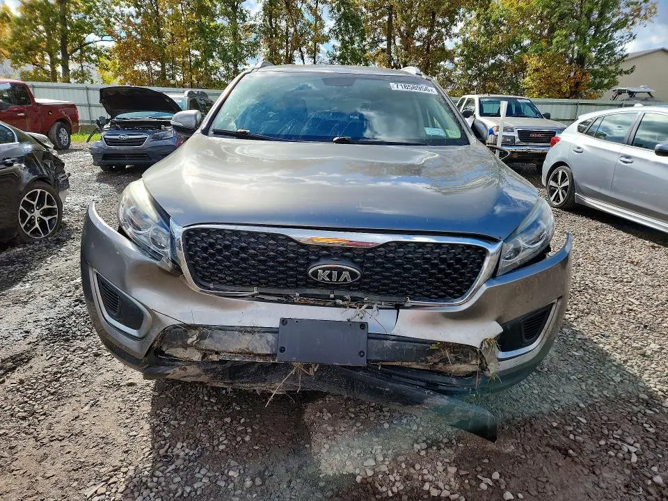 2017 KIA SORENTO LX  