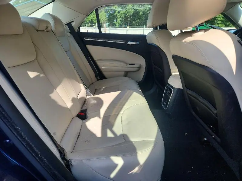 2016 CHRYSLER 300 LIMITED  