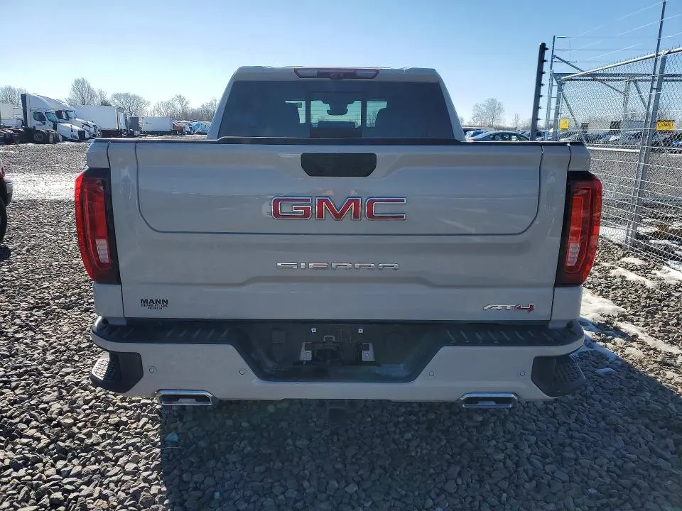 2026 GMC SIERRA K1500 AT4  
