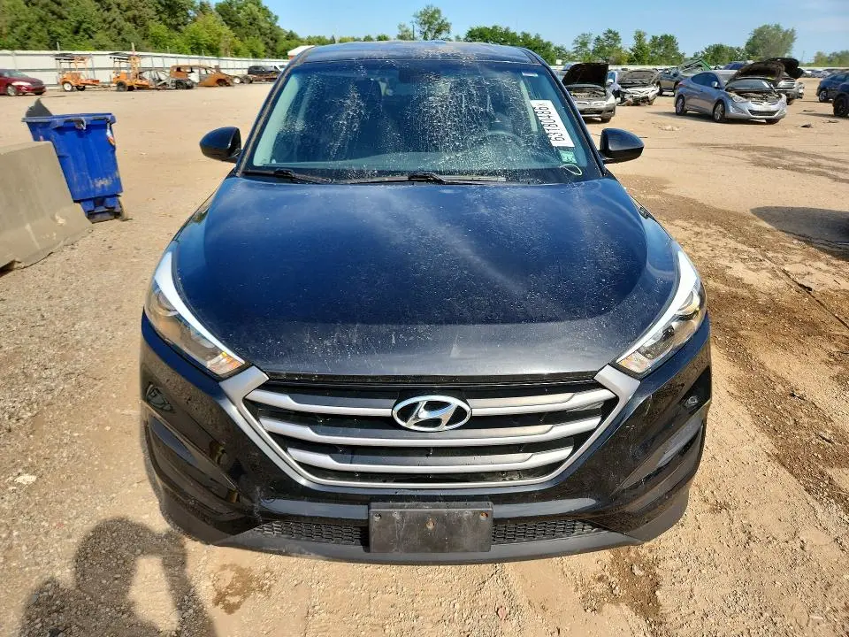 2017 HYUNDAI TUCSON SE  