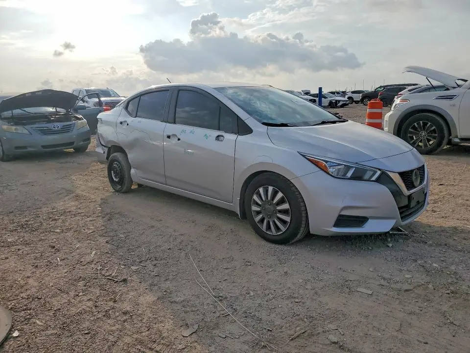 2021 NISSAN VERSA S  