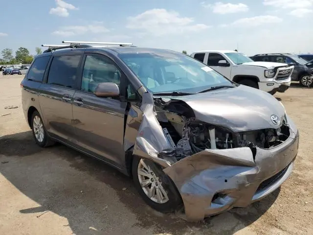 2012 TOYOTA SIENNA XLE  